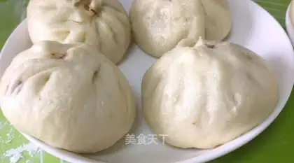 Fresh meat buns are common practice