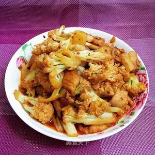 A pot of casserole