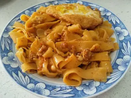 Spicy carrot noodles