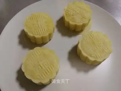 Green bean cake