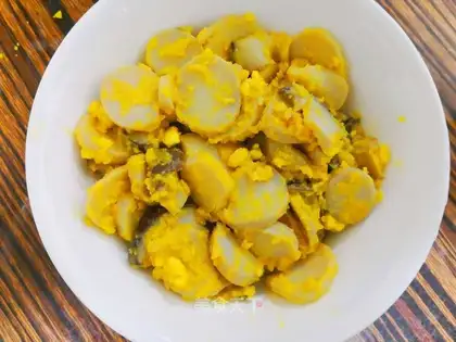 Golden almond mushrooms