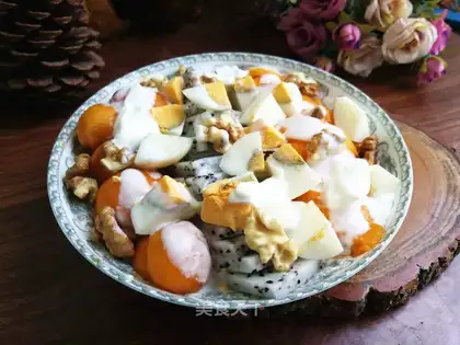 Fruit eggs with yogurt