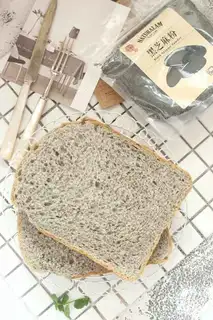 Black sesame toast