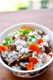Braised rice with mutton and carrot