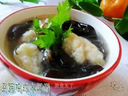 Horseshoe chicken balls and fungus soup
