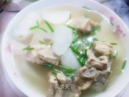 Ribs and radish soup