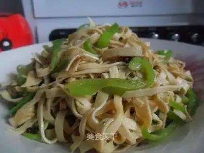 stir-fried tofu skin with green pepper