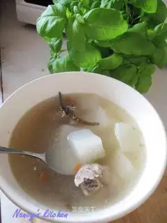 Cordyceps and radish ribs soup