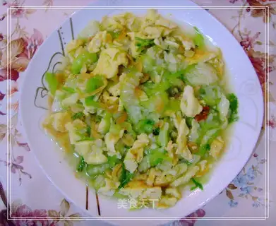 Scrambled eggs with shrimp skin and loofah