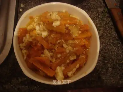 stir-fried pumpkin with salted eggs