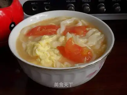 Hand-rolled noodles with tomato and egg