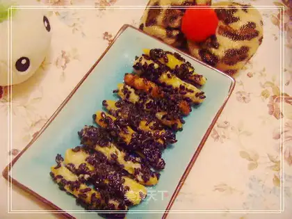 Crispy black rice pumpkin strips
