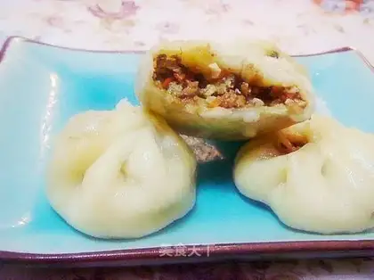 Vegetarian stuffed buns