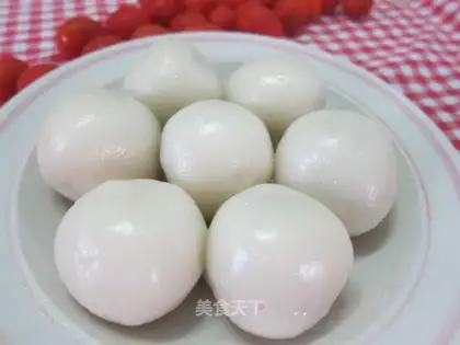 Fresh meat glutinous rice balls