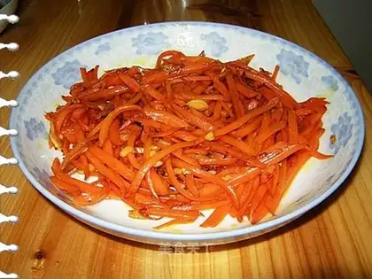 stir-fried shredded carrots