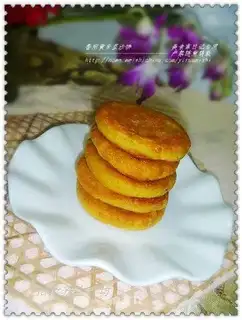 Pan-fried yellow rice bean paste cake