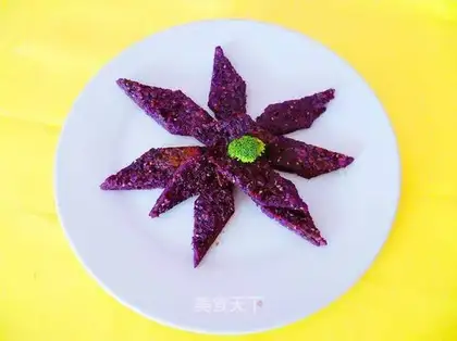 Pan-fried purple potato cake