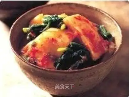 radish pieces and kimchi