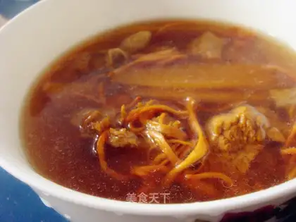 Stewed duck with caterpillar fungus flowers