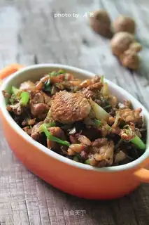 Raw stir-fried sand ginger chicken