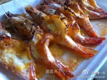 Shrimp with milk and cheese with garlic
