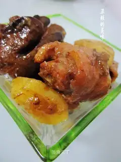 Stewed chicken nuggets with potato