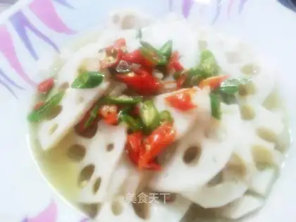 Pepper mixed lotus root slices