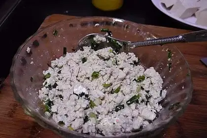 Shallots mixed with tofu