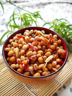 Spicy fried crispy soybeans