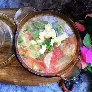 Tomato guacamole