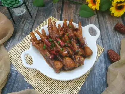 Spicy chicken claws