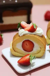 Strawberry roll