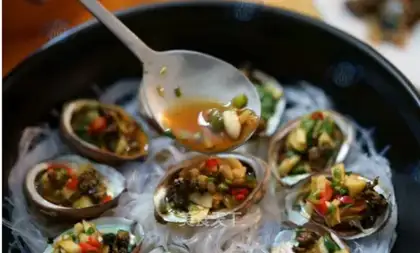 Garlic fans steam the northern bay abalone