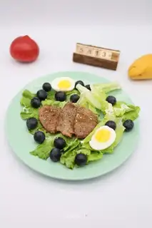 Black beef salad