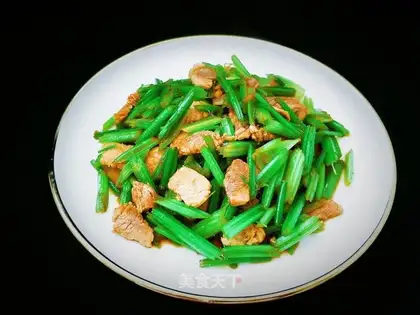 Celery fried meat