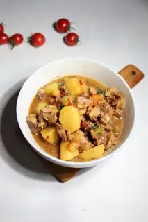 Pepper-cracked potatoes and oxen