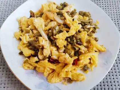 Sour-beans fried eggs