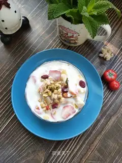 Strawberry banana yogurt