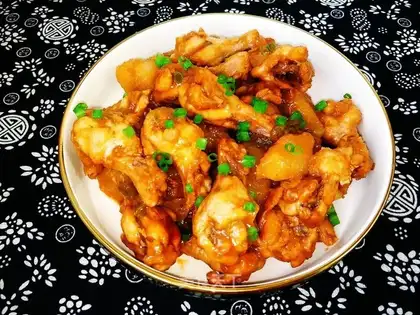 The red wings and potatoes