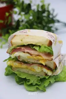 Bacon eggburgers