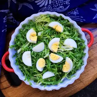 Pyramid egg salad