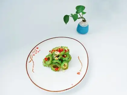 Garlic bitter melon