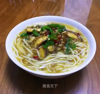 Pepper mushroom noodles