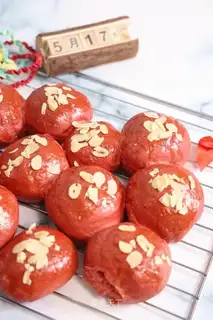 Red almond bread