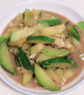 Pumpkin with beef and milk