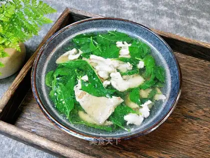 Pork liver, scrawny leaves soup