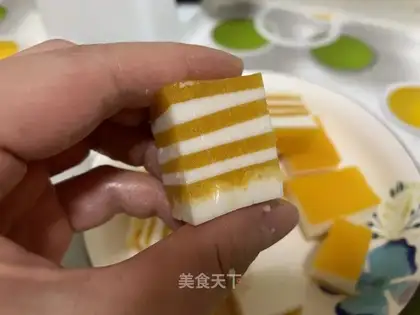 Mango milk cake