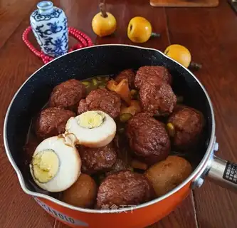 Meat and bean eggs