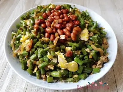 Squeeze eggs and beans