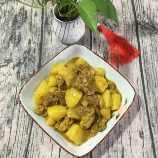 Curry potatoes and oxen
